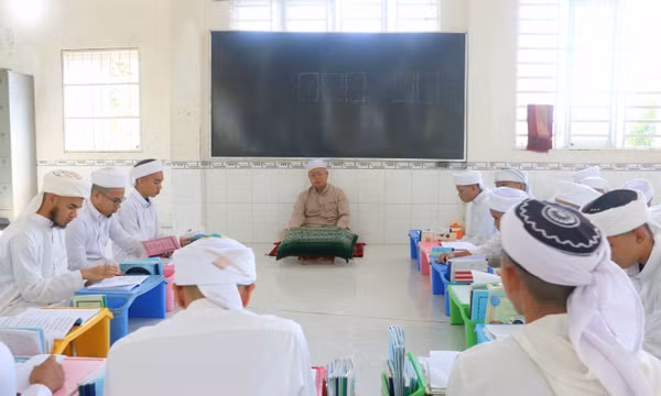 Gìn giữ, phát huy giá trị văn hóa Chăm trong đời sống hiện đại 