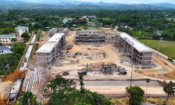 Vượt nắng mưa, tăng tốc xây trường nội trú liên cấp vùng biên