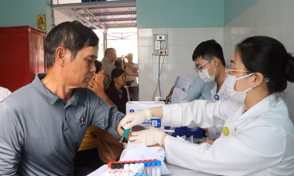 Phát hiện sớm bệnh tật, quản lý sức khỏe toàn diện cho nhân dân