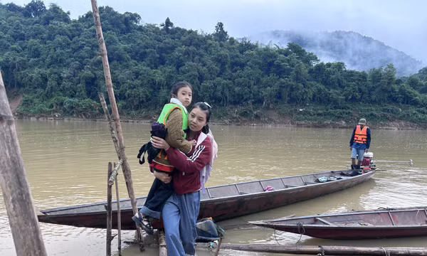 Người dân vùng bị ảnh hưởng thiên tai mong mỏi sớm có những cây cầu mới