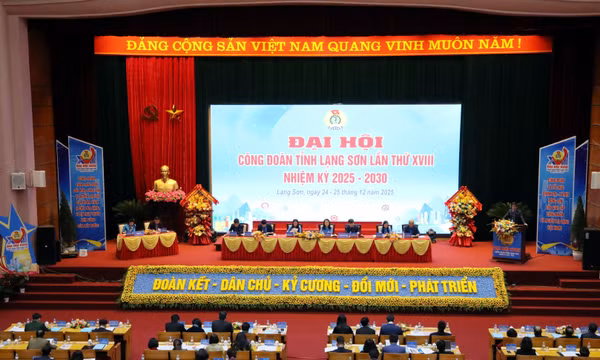 Nắm bắt tâm tư, nguyện vọng của người lao động, giải quyết vấn đề phát sinh từ cơ sở