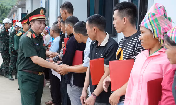 Người dân vùng lũ Mường Than vững tin xây dựng cuộc sống mới
