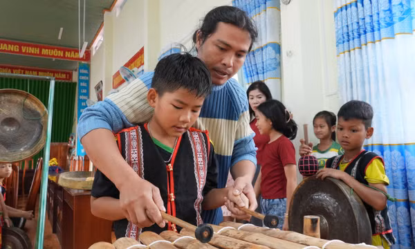 Sức trẻ gìn giữ âm nhạc truyền thống Tây Nguyên