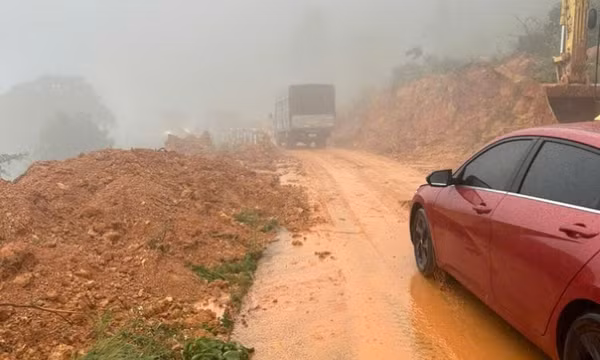 Khắc phục xong sạt lở đèo Đại Ninh, Quốc lộ 28B đã thông trở lại