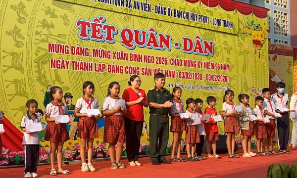 Ấm áp không khí Tết quân dân trong vùng đồng bào thiểu số