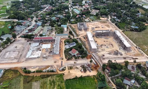 Giữ nhịp xây dựng trường nội trú liên cấp trong mùa mưa lũ