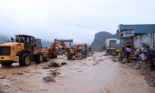 Mưa lũ ở Mường Than (Lai Châu) khiến 4 người chết