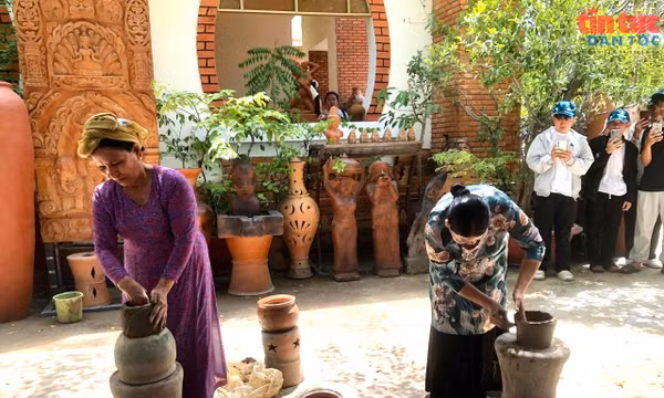 Kỹ thuật chế tác độc đáo của nghề gốm Bàu Trúc