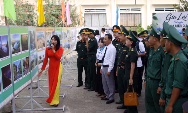 Trưng bày ảnh 'Gia Lai - Từ đại ngàn đến biển xanh'