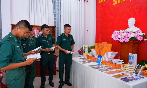 Học và làm theo Bác trở thành 'mạch sống' ở vùng biên