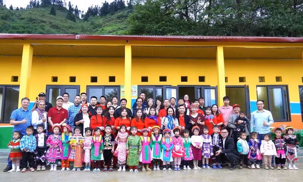 Khánh thành điểm trường vùng cao Sơn Vĩ - gửi niềm tin nơi biên cương 