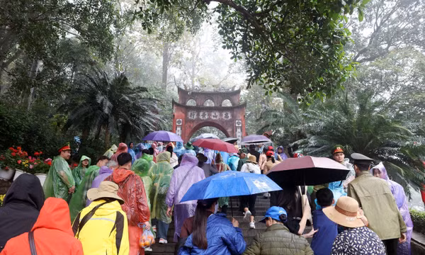 Giữ nhịp bình yên nơi Đất Tổ - Vua Hùng