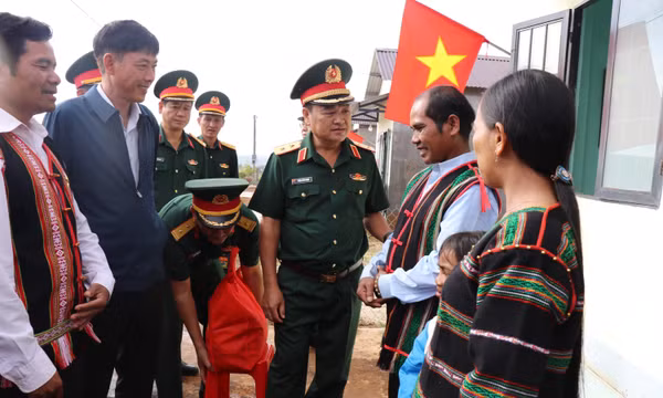 Quân khu 7 đồng hành cùng nhân dân vùng biên Lâm Đồng