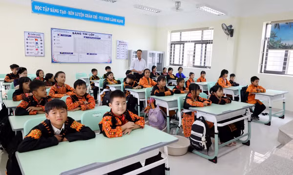 Trường nội trú liên cấp - 'Ngôi nhà thứ hai' của học sinh vùng biên Lạng Sơn
