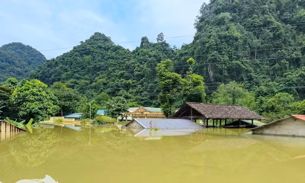 Cao Bằng còn 6 nhà đang bị ngập ở xã Đức Long