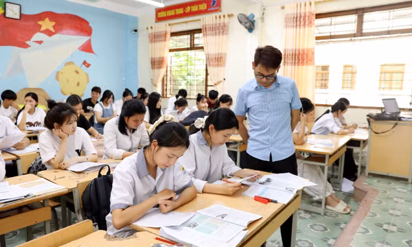 Xã hội hóa nơi ăn, nghỉ cho sĩ tử vùng cao