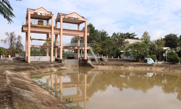 Kiểm soát lũ và triều cường giúp nông dân vùng chuyên canh sống khỏe