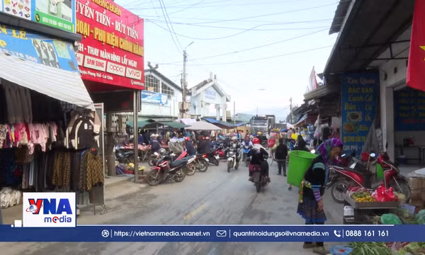 Sắc màu chợ phiên Dào San