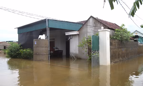 Mưa lớn dồn dập, nhiều khu vực miền núi Nghệ An bị chia cắt