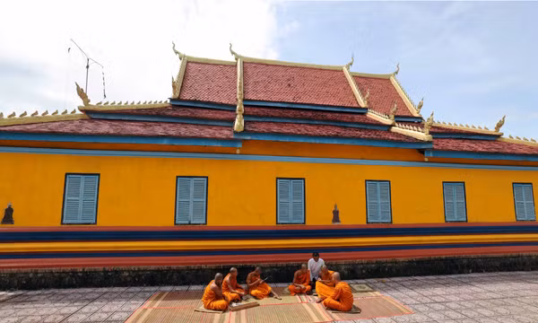 Đẩy mạnh dạy tiếng dân tộc, nâng cao năng lực ngoại ngữ cho học sinh