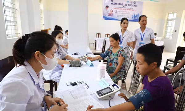 Chăm sóc sức khỏe toàn diện từ cơ sở để giảm tải cho tuyến trên