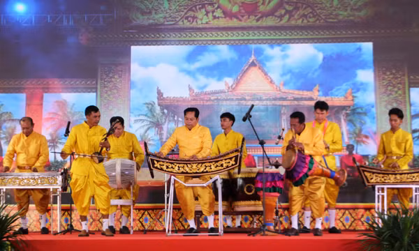 Đồng bào Khmer mừng lễ Sene Dolta đoàn kết, đổi mới, hội nhập, phát triển
