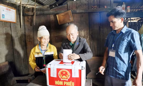 Linh hoạt các hình thức hỗ trợ người yếu thế vùng cao, biên giới thực hiện quyền bầu cử