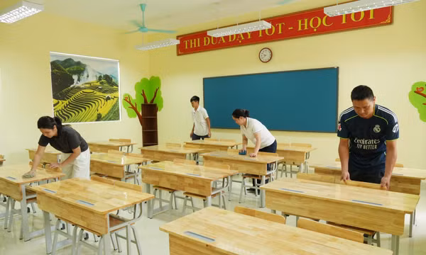 Hối hả trên các công trường xây dựng trường nội trú liên cấp