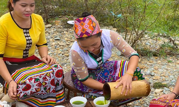 Độc đáo nước uống ‘chè đâm’ của đồng bào Thái