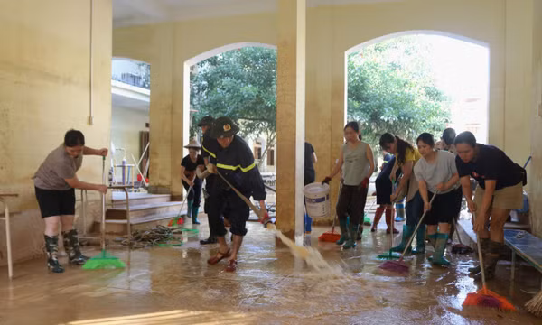Các trường học ở Cao Bằng khắc phục hậu quả cơn bão số 11