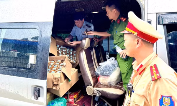 Tiêu hủy gần 1.000 chiếc bánh Trung thu không rõ nguồn gốc