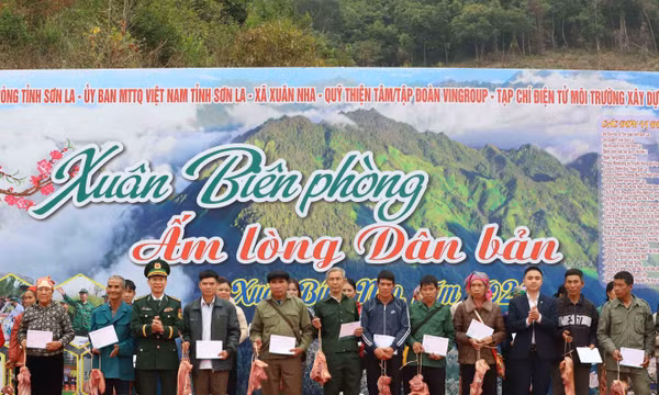 Xuân đoàn kết - Tết thắm tình quân dân tại vùng cao, biên giới