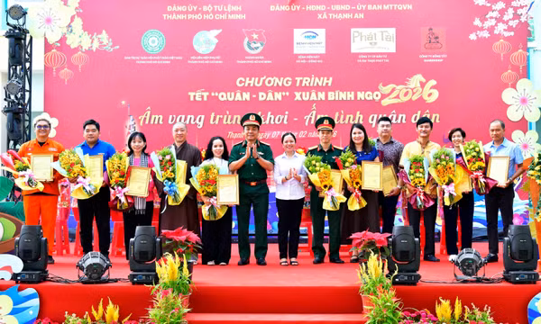 Ấm áp ‘Tết Quân - Dân’ tại xã đảo Thạnh An