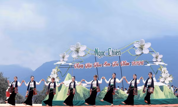 Sôi động Ngày hội hoa sơn tra xã Ngọc Chiến