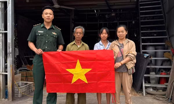 Người cán bộ trẻ 'thắp lửa ước mơ' nơi miền biên viễn