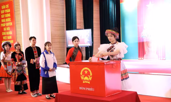 Các địa phương vùng cao hoàn tất công tác bầu cử, nhiều cử tri trên 100 tuổi tham gia