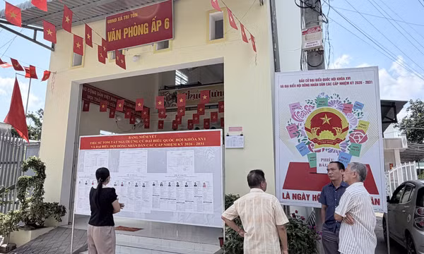 Tiếng loa song ngữ lan tỏa không khí bầu cử ở vùng đồng bào Khmer An Giang