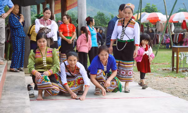 Đồng bào dân tộc Thái giữ lửa văn hóa từ trò chơi dân gian “tó mặng”