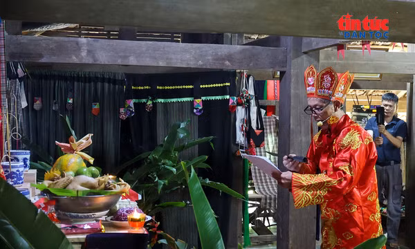 Nét đẹp hiếu kính trong nghi lễ 'tôi chòng' của người Tày