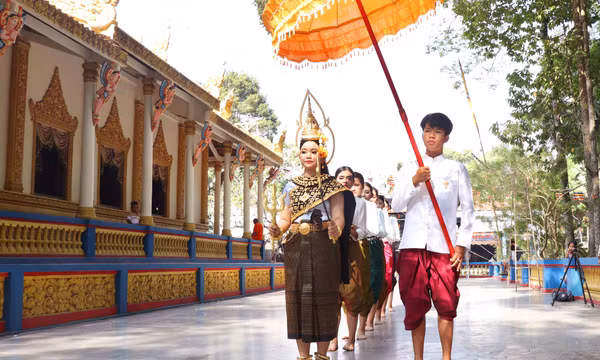 Nghi thức đón chư thiên Chôl Chnăm Thmây của đồng bào Khmer