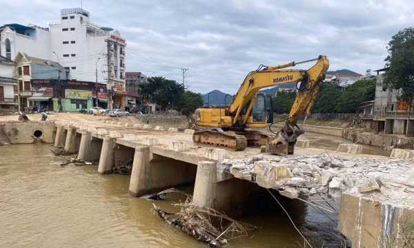 Cao Bằng: Tháo dỡ cây cầu không đảm bảo an toàn thoát lũ