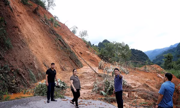 Mưa lũ làm đứt gãy tuyến đường 433, nhiều xã vùng cao Phú Thọ bị cô lập