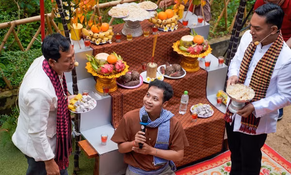 Tái hiện Lễ hội ok-om-bok của dân tộc Khmer tỉnh Vĩnh Long