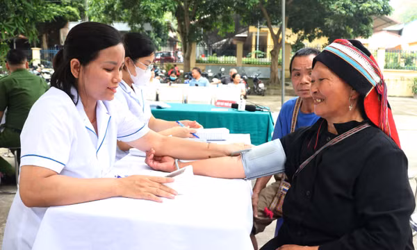 Đồng bào dân tộc vùng biên được tiếp cận dịch vụ y tế chất lượng ngay tại địa phương