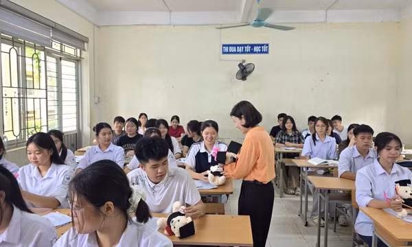 Tiếp sức học sinh vùng cao tự tin bước vào kỳ thi tốt nghiệp THPT