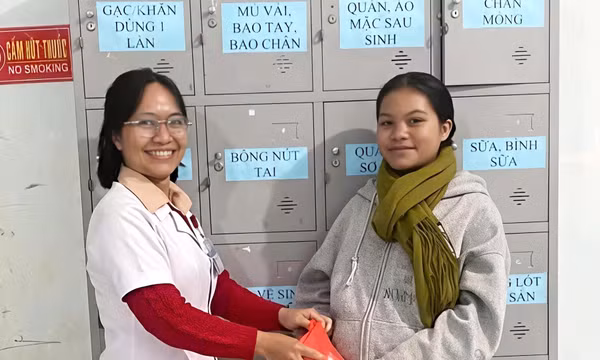 Lan tỏa yêu thương từ 'Tủ đồ sơ sinh 0 đồng'