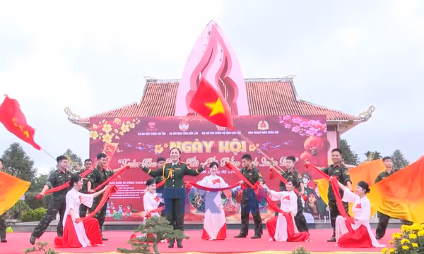 Gắn kết tình quân dân trước thềm Xuân mới