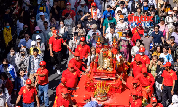 Rực rỡ sắc màu tại Lễ hội Nghinh Ông Quan Thánh Đế Quân tuần du