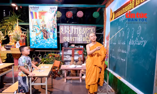 'Giữ lửa' lớp dạy chữ Khmer miễn phí tại TP Hồ Chí Minh