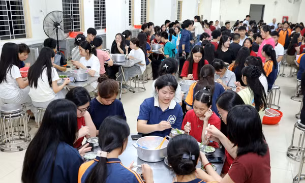 Tiếp sức thí sinh vùng khó, đồng bào dân tộc thiểu số